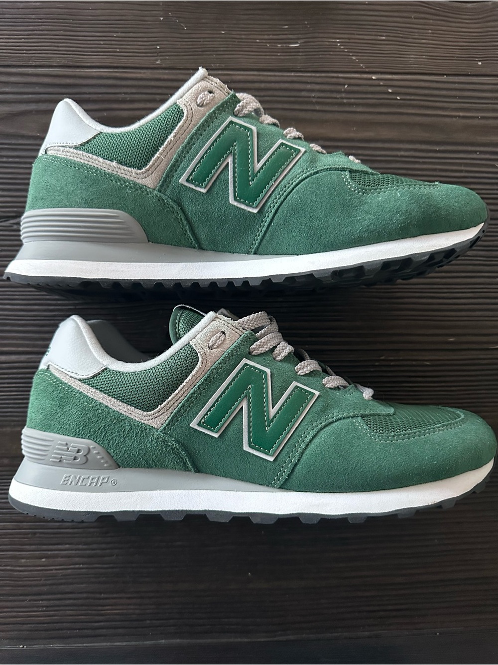 New Balance 574 Classic - Forest Green - Size 9 - Like New